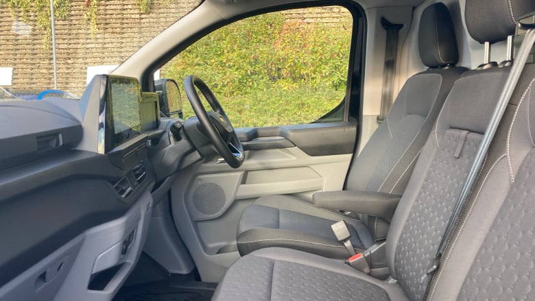 Ford Transit Custom E-320 L1 Rwd 100kW 65kWh H1 Van Limited Auto